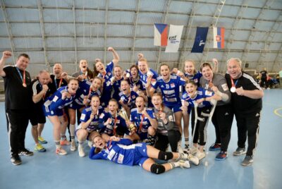 Hanačky to dokázaly – vezou z Písku BRONZ  !!!!!!!!!   VELKÁ GRATULACE !!!!!!!!!!!